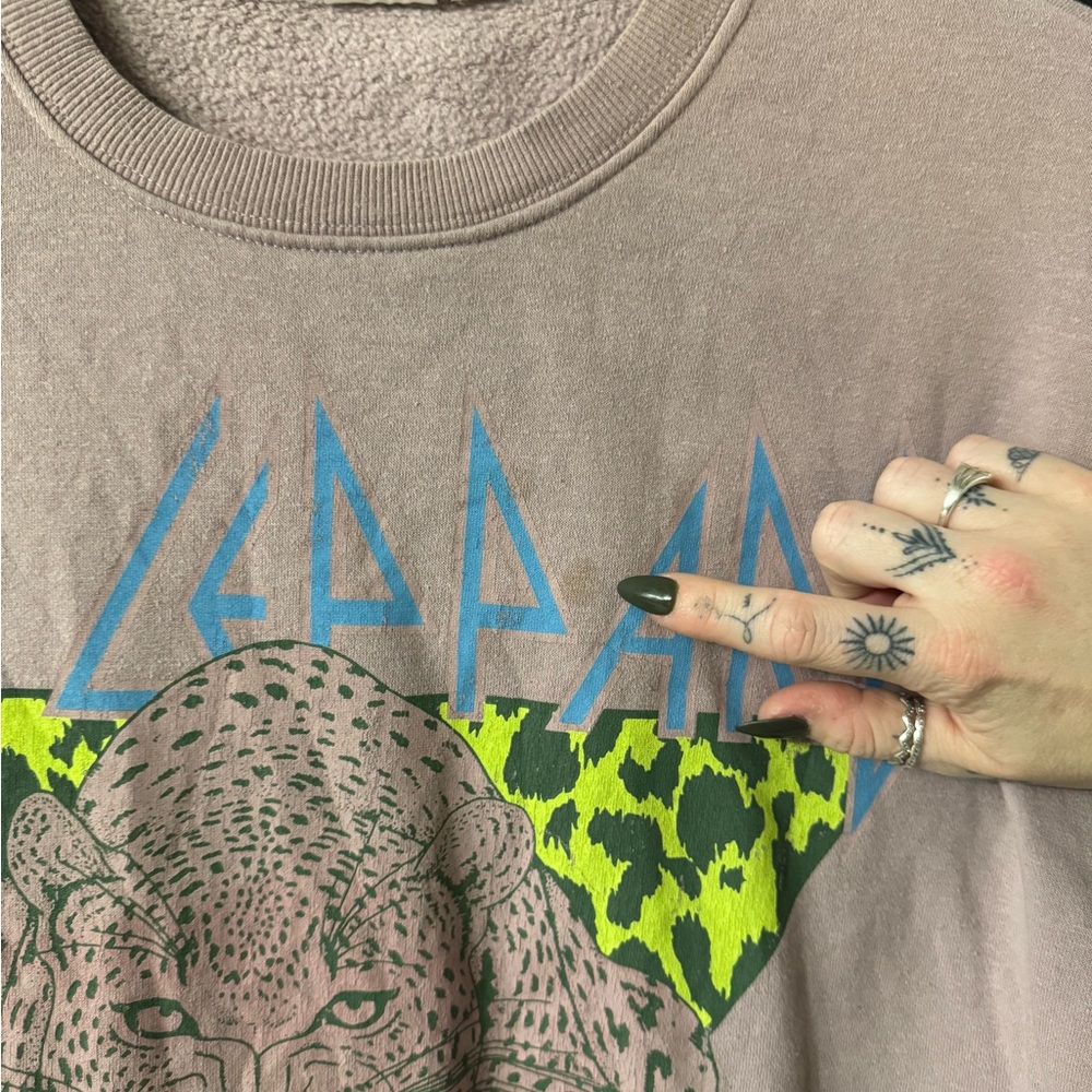 Graphic Crewneck Def Leppard Sweatshirt - Dusty Pink - Picture 3 of 4